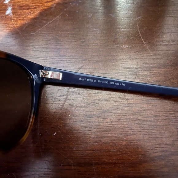 Maui Jim Sunshine Polarized Cat Eye Sunglasses (FLAWED) - Picture 7 of 7